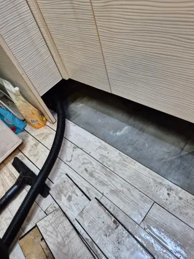 역류 오수 흡입 수거 작업