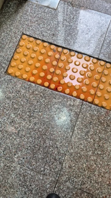 외부 보도블록 혈흔 오염 화강석 바닥 핏자국