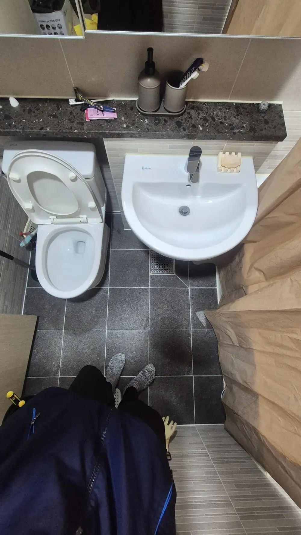 변기역류 청소 완료 - 변기·세면대 세정 후