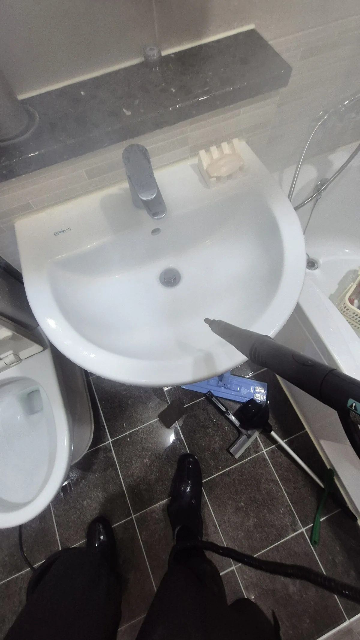 변기역류 청소 - 스팀 세정기로 세면대 세정