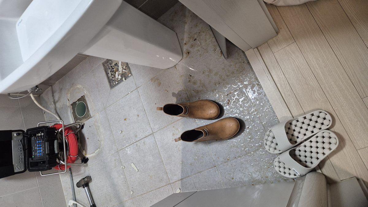 배관 CCTV 내시경 장비 투입 - 막힘 위치 확인