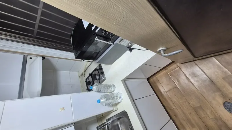 쓰레기집 화장실 청소 후 모습