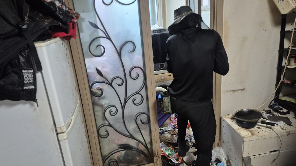 올빼미청소 작업자 - 주방 구역 진행 중