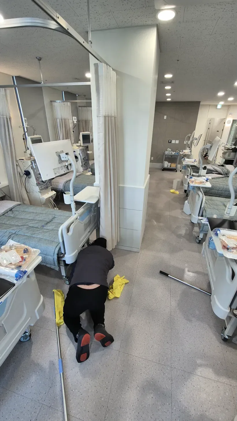 카페 테라조 바닥 와이드 세정 완료