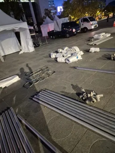 광화문 야간 철거 작업