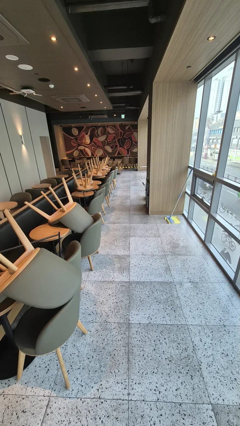 병원 투석실 바닥 세정 완료