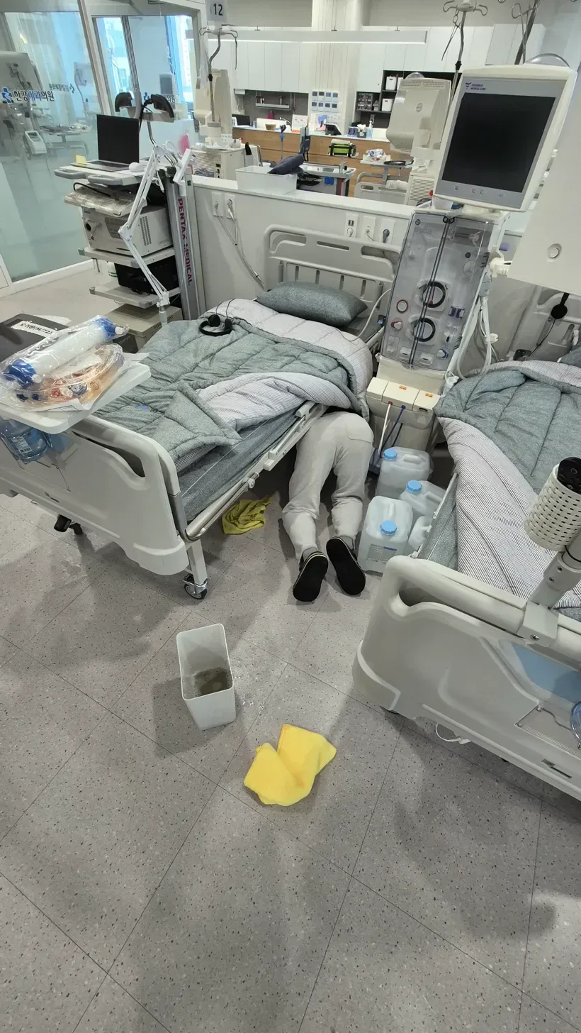 병원 투석실 침대 사이 세정