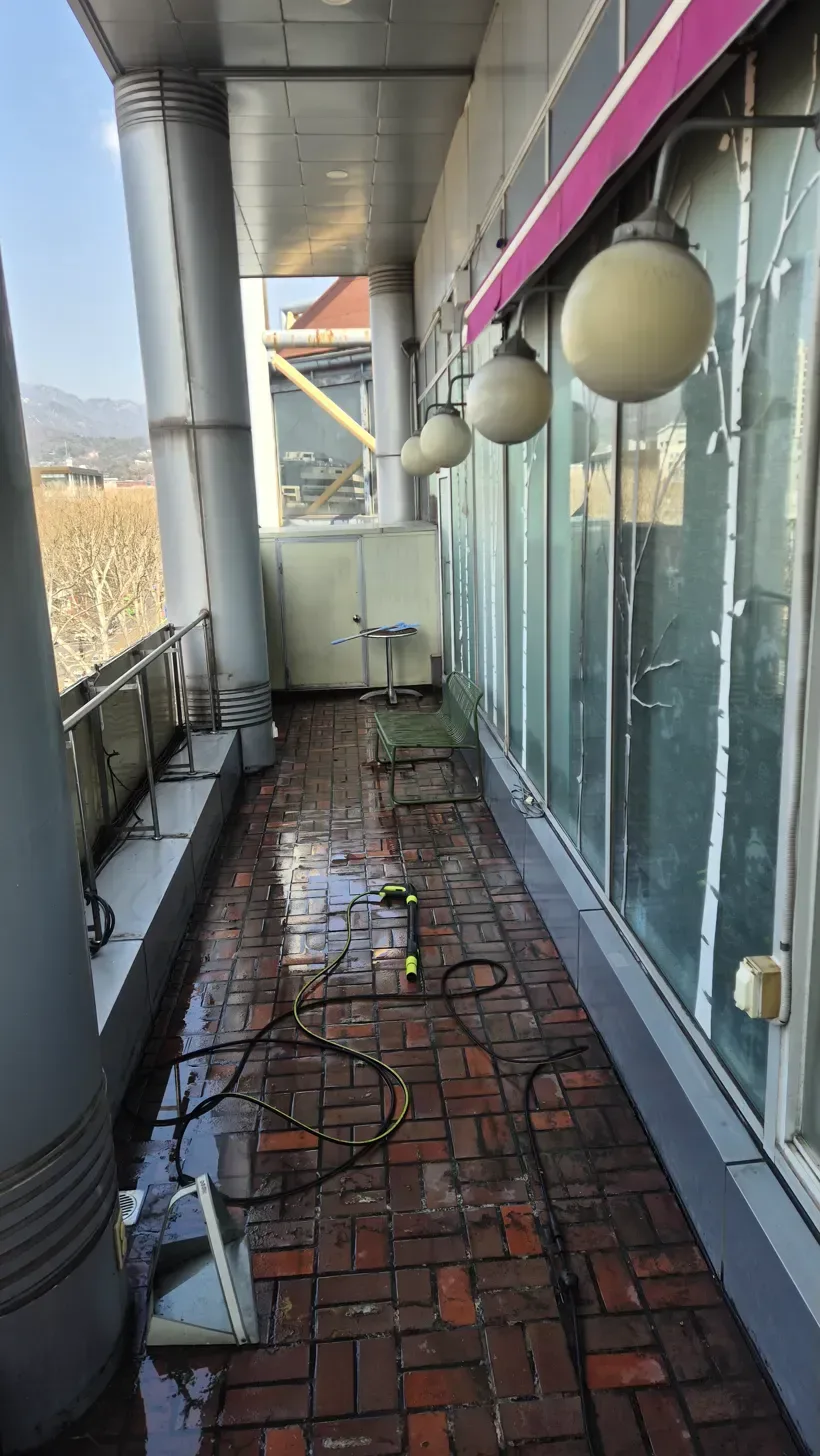 대학로 옥상에서 내려다본 베란다