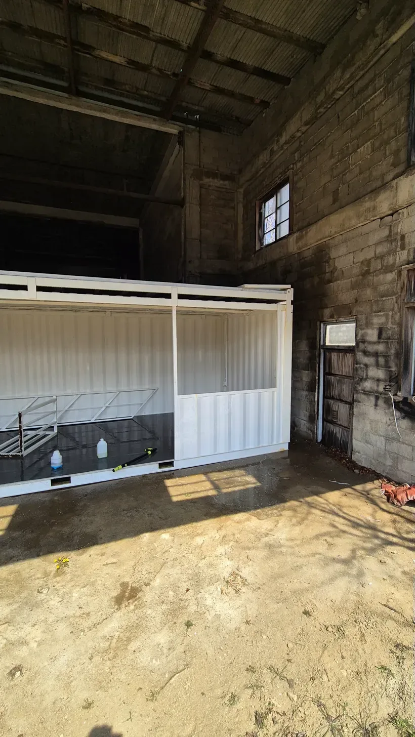 양평 세트장 창고 내부 전경 세정 완료