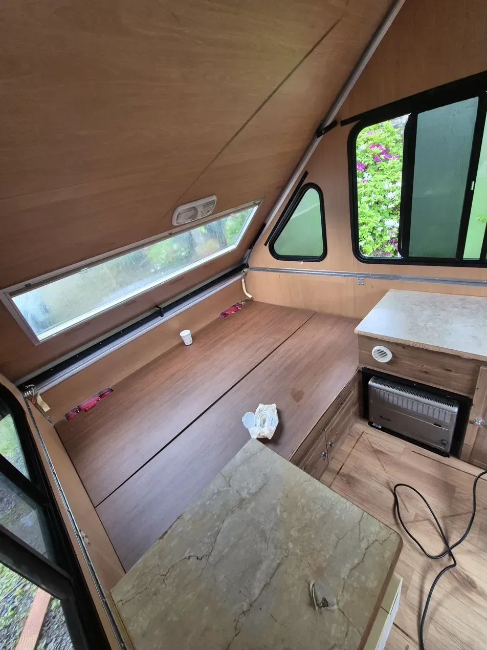 남양주 카라반 화재청소 히터 수납장 상단 세정 완료