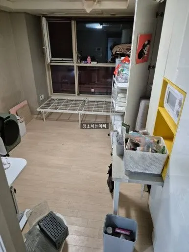 스프링클러 수해 청소 후 — 물기 제거·건조하고 집기 정리한 작업 후
