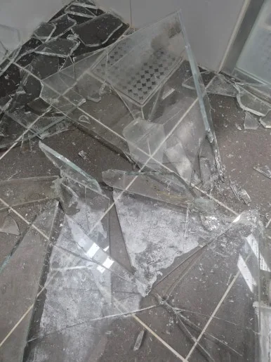 안양 어항 유리 파편 상세