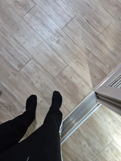 대림동 현관 입구 유리 파편 수거 완료