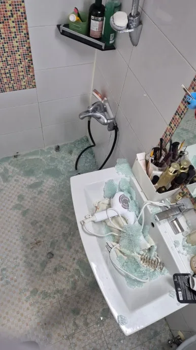 연수구 화장실 세면대 유리 파편