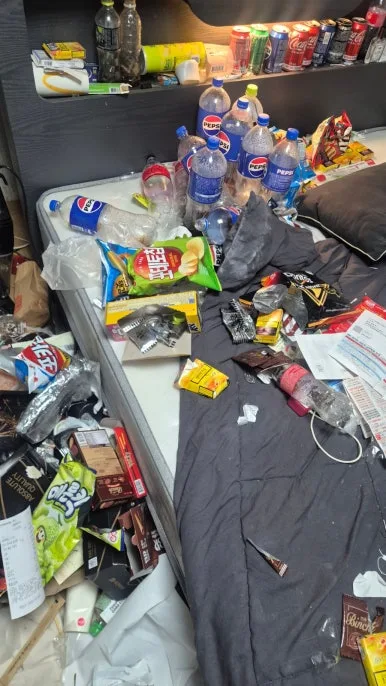 고양 원룸 배달음식 용기 쌓인 모습