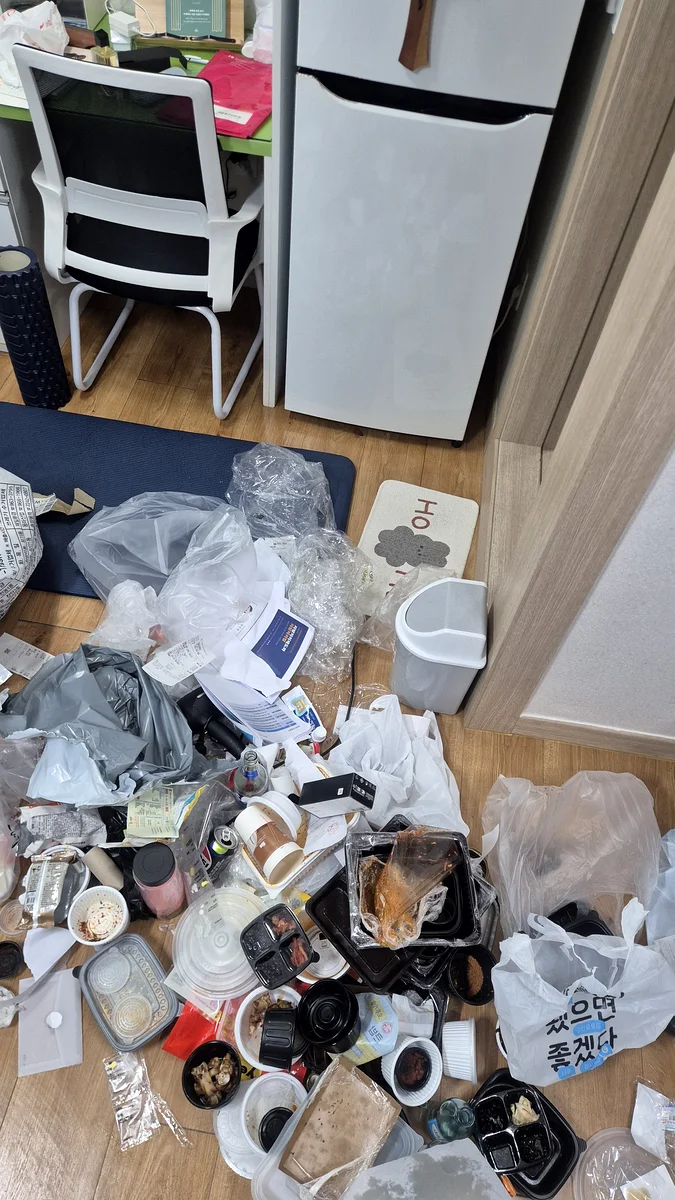 회기동 원룸 배달쓰레기 방치