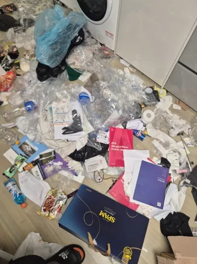 인천 세탁기 주변 쓰레기 바닥