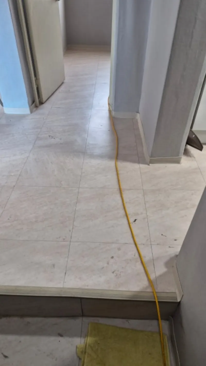 누수 복구 후 천장 세정 완료