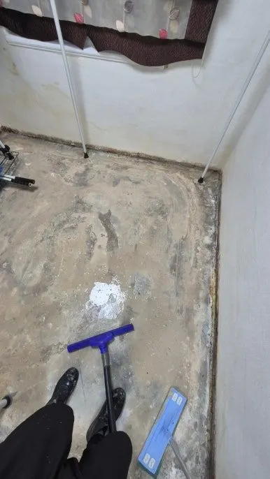 누수 바닥 세정 작업