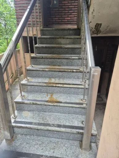 고독사 현장 입구