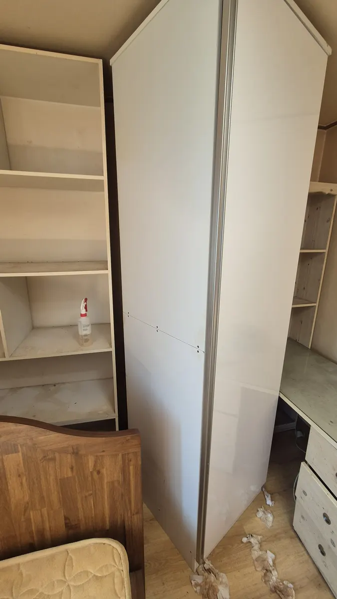 옷장 외부 최종 세정 완료