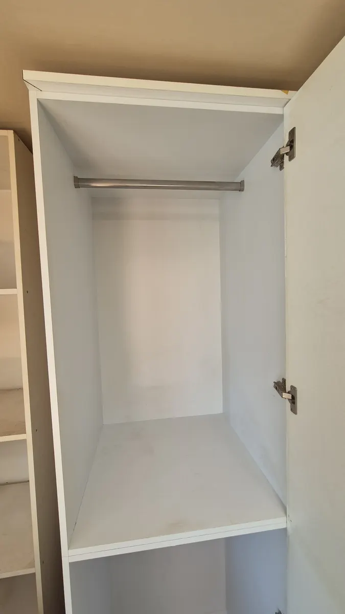 옷장 내부 니코틴 세정 완료