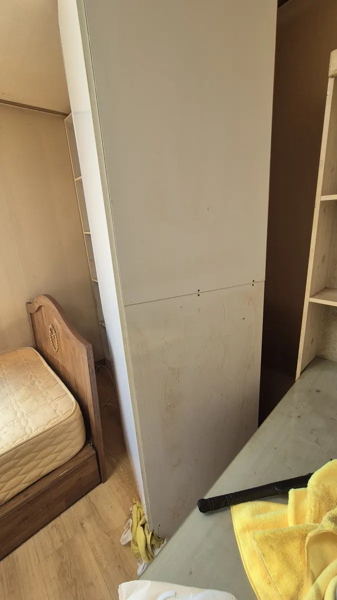 옷장 측면 세정 후