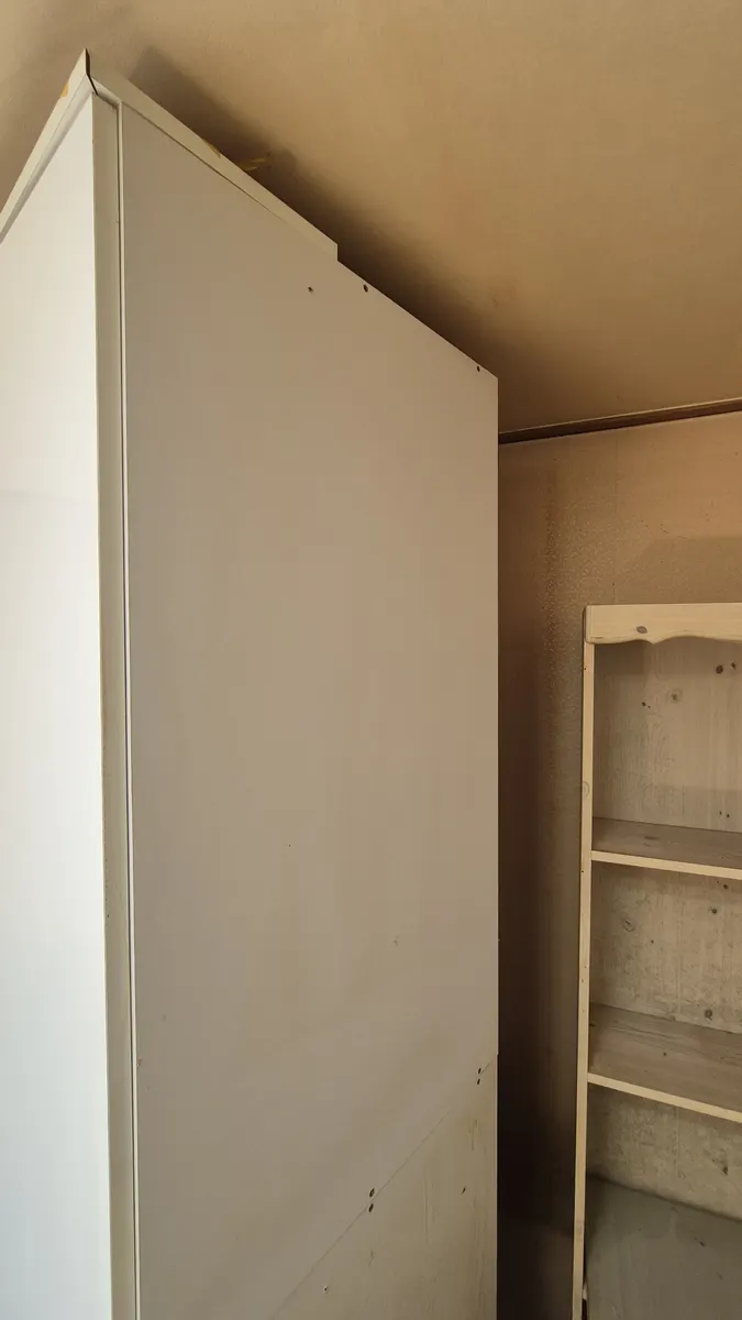 옷장 상부 세정 완료