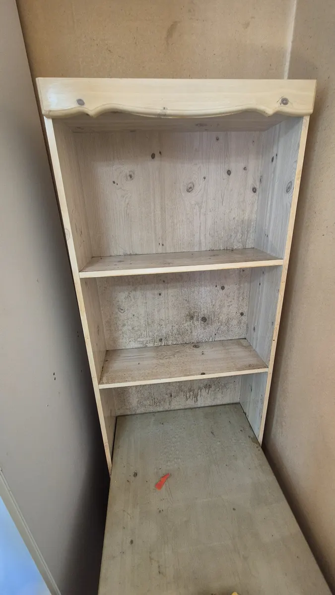 나무 수납장 니코틴 오염