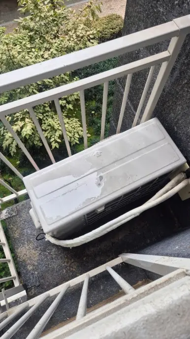 비둘기 배설물 실외기