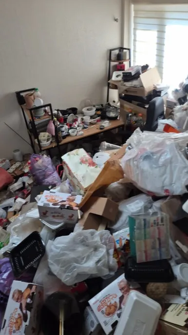 서울 쓰레기집 구석까지 쌓인 택배박스