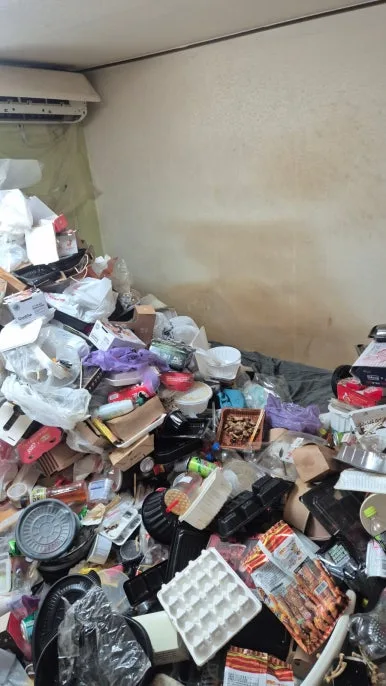 서울 쓰레기집 배달용기 산더미