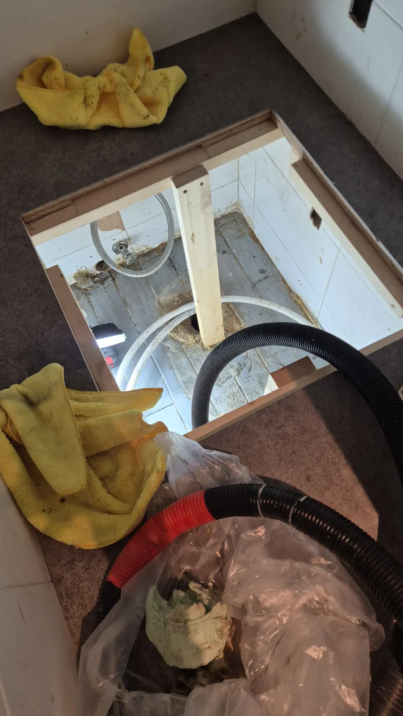 정화조역류 오수청소 완료 바닥해치 흡입장비 폐기물수거