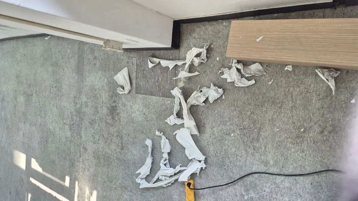 군포 시트지 바닥 잔해