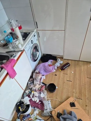 쓰레기집  청소 전