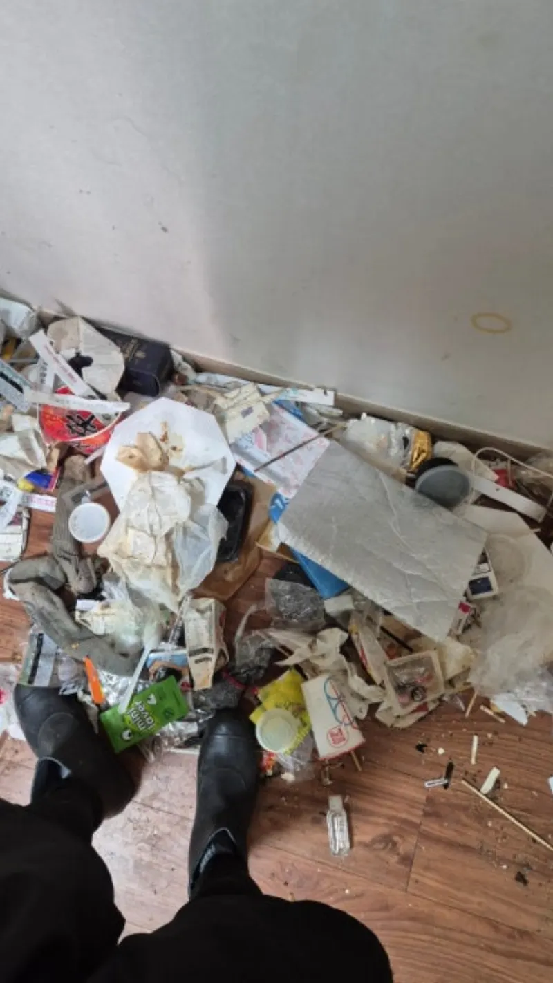 쓰레기집  청소 전