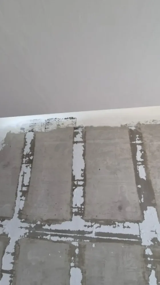 니코틴 벽지 제거 후 세정